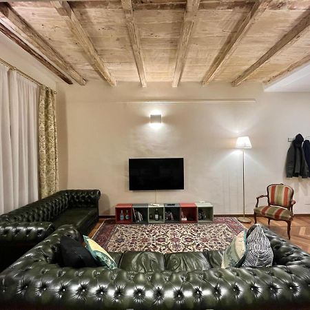 Lovely 1 Bedroom Apartment Nearby Piazza Maggiore โบโลญญา ภายนอก รูปภาพ
