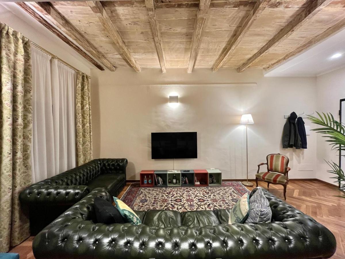Lovely 1 Bedroom Apartment Nearby Piazza Maggiore โบโลญญา ภายนอก รูปภาพ