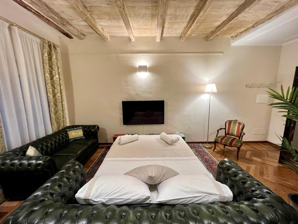 Lovely 1 Bedroom Apartment Nearby Piazza Maggiore โบโลญญา ภายนอก รูปภาพ
